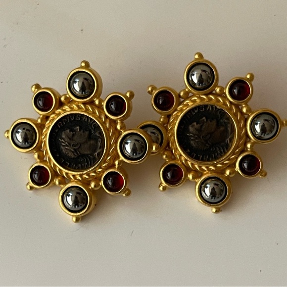 LINDA LEVINSON vintage Roman Earrings post - Picture 6 of 6